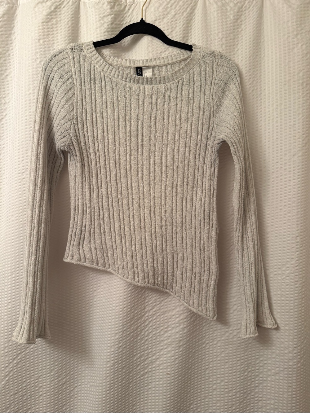 H&M Asymmetrical Ribbed Knit Top Sz M Asymetric Chic Alternative Flare Sleeve